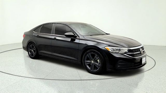 2022 Volkswagen Jetta SE Automatic w/ Panoramic Sunroof & Dark Graphite Wheels - 23065676 - 2