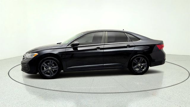 2022 Volkswagen Jetta SE Automatic w/ Panoramic Sunroof & Dark Graphite Wheels - 23065676 - 7