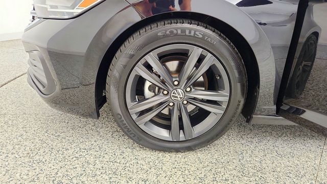 2022 Volkswagen Jetta SE Automatic w/ Panoramic Sunroof & Dark Graphite Wheels - 23065676 - 8