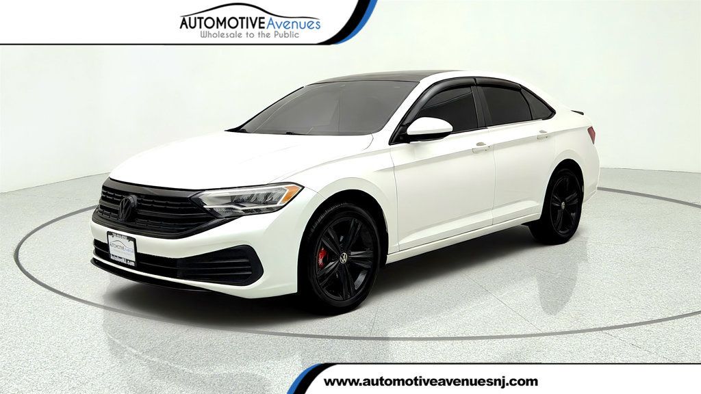 2022 Volkswagen Jetta SE Automatic w/ Panoramic Sunroof & HomeLink Mirror - 23063233 | Video 1