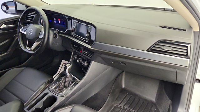 2022 Volkswagen Jetta SE Automatic w/ Panoramic Sunroof & HomeLink Mirror - 23063233 - 23