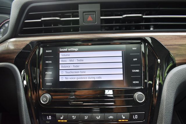 2022 Volkswagen Passat 2.0T Limited Edition Automatic - 23066152 - 10