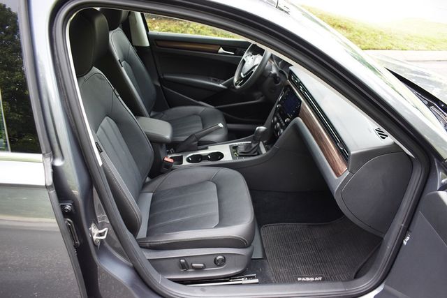 2022 Volkswagen Passat 2.0T Limited Edition Automatic - 23066152 - 36
