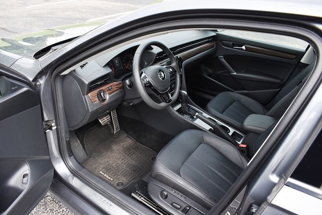 2022 Volkswagen Passat 2.0T Limited Edition Automatic - 23066152 - 40