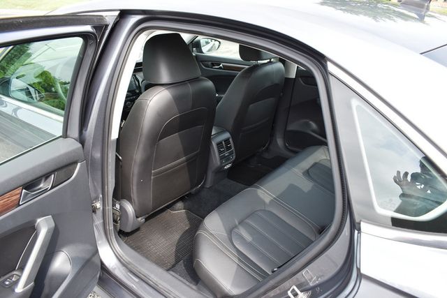 2022 Volkswagen Passat 2.0T Limited Edition Automatic - 23066152 - 42