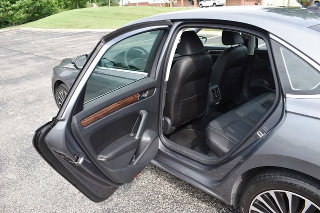 2022 Volkswagen Passat 2.0T Limited Edition Automatic - 23066152 - 46