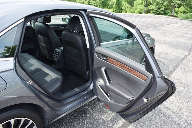 2022 Volkswagen Passat 2.0T Limited Edition Automatic - 23066152 - 47