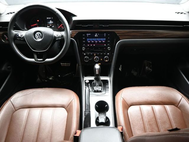 2022 Volkswagen Passat 2.0T Limited Edition Automatic - 22996008 - 10