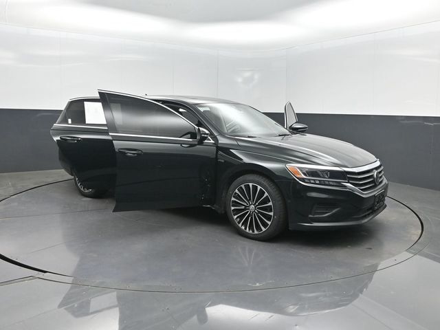 2022 Volkswagen Passat 2.0T Limited Edition Automatic - 22996008 - 36