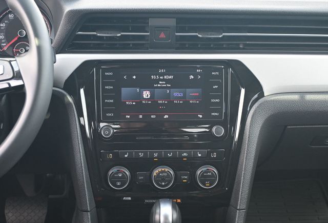 2022 Volkswagen Passat 2.0T SE Automatic - 22918020 - 10