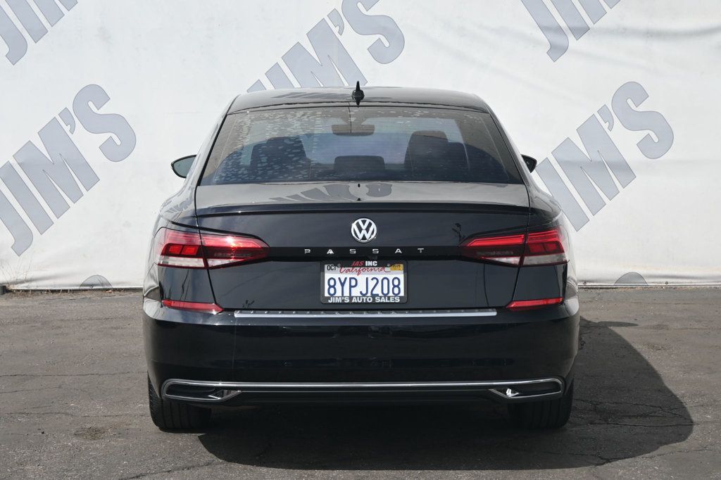 2022 Volkswagen Passat 2.0T photo 2