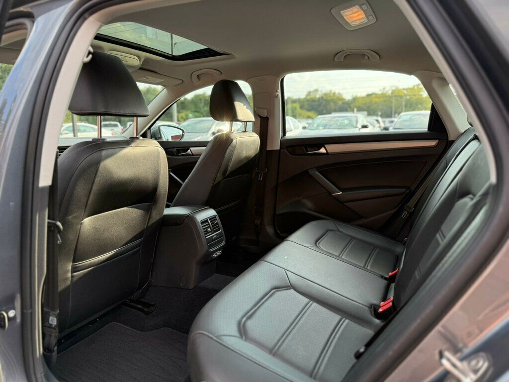 2022 Volkswagen Passat SE photo 13