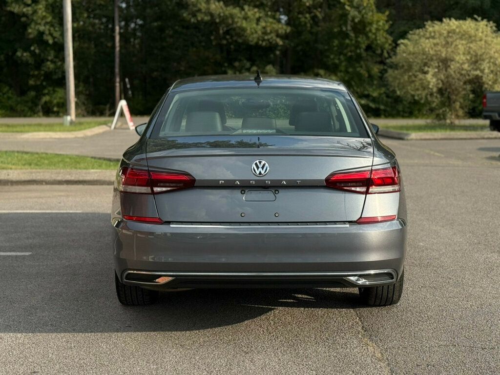 2022 Volkswagen Passat SE photo 3