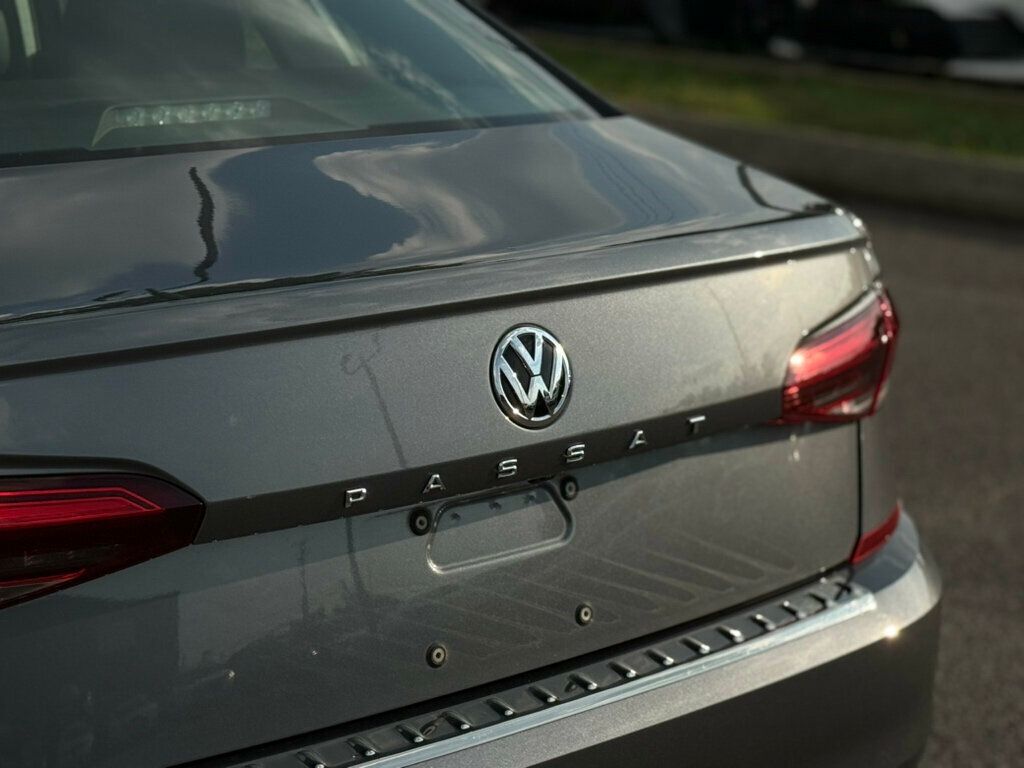 2022 Volkswagen Passat SE photo 5