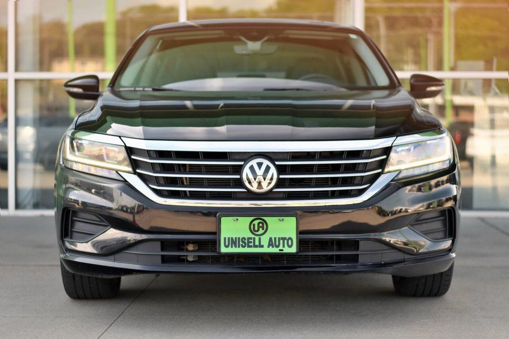 2022 Volkswagen Passat 2.0T photo 2