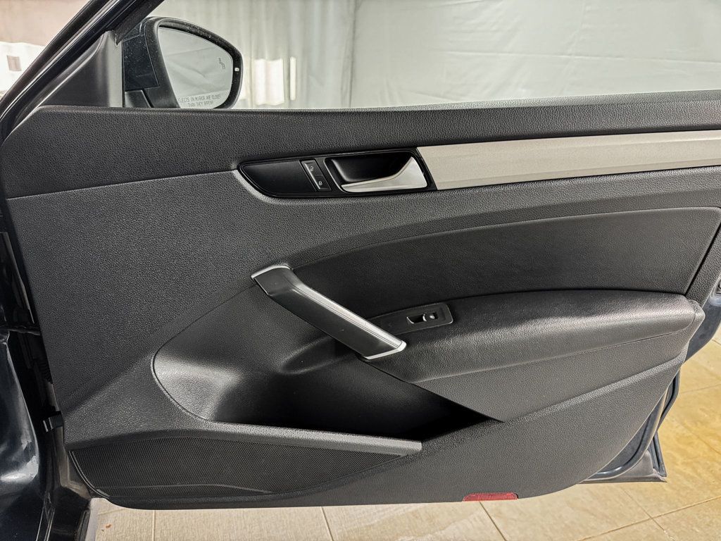 2022 Volkswagen Passat SE - 23026039 - 17