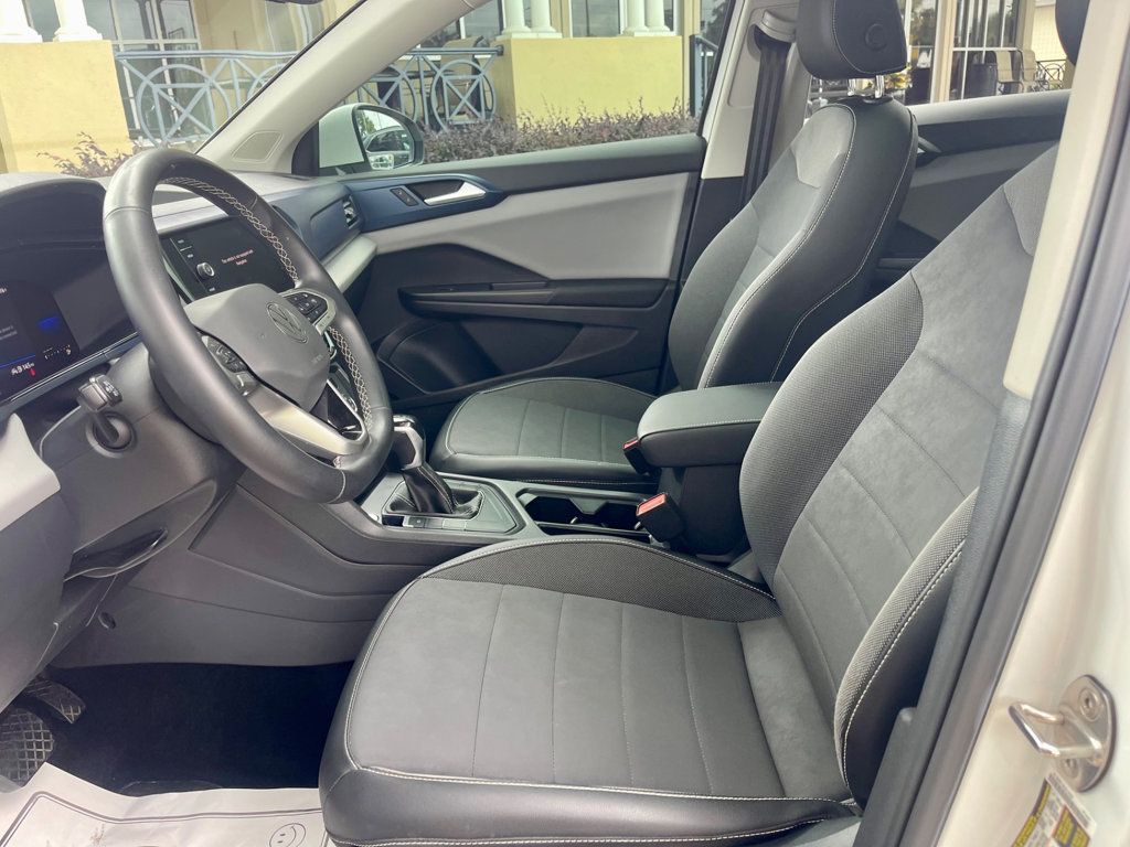 2022 Volkswagen Taos SE photo 10