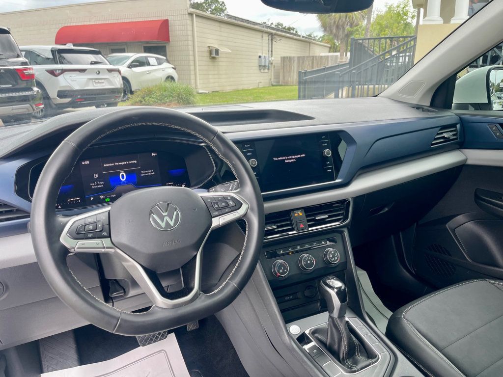 2022 Volkswagen Taos SE photo 12