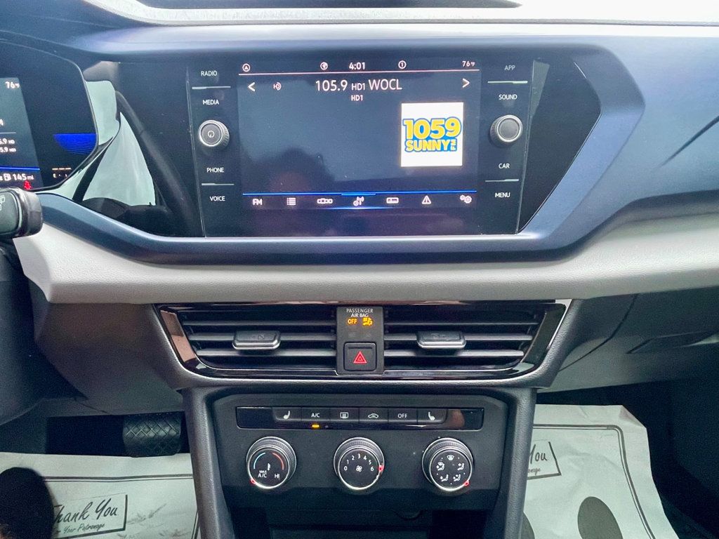 2022 Volkswagen Taos SE photo 14