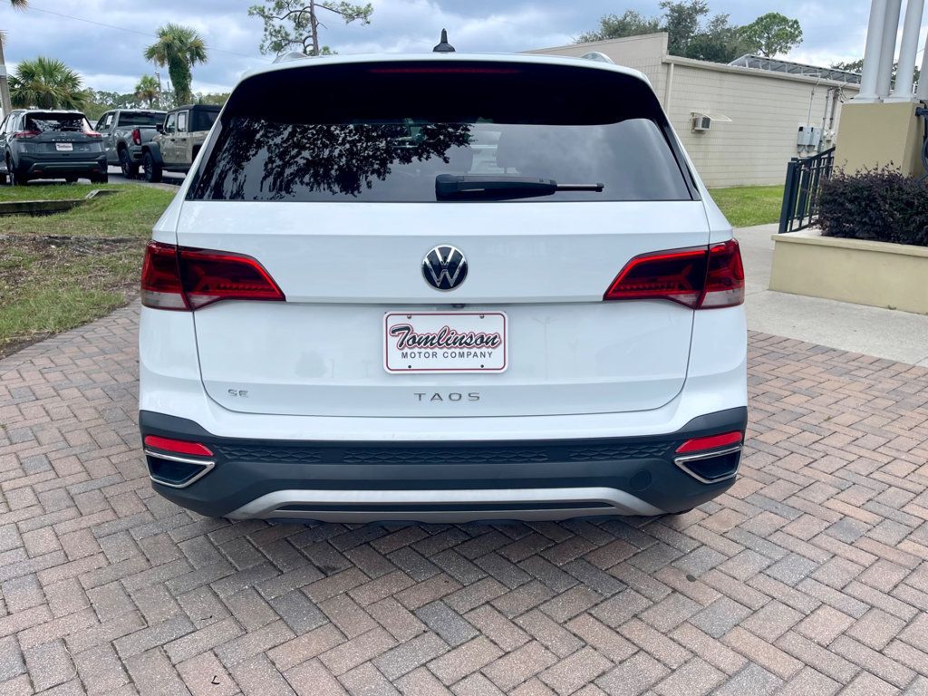 2022 Volkswagen Taos SE photo 3