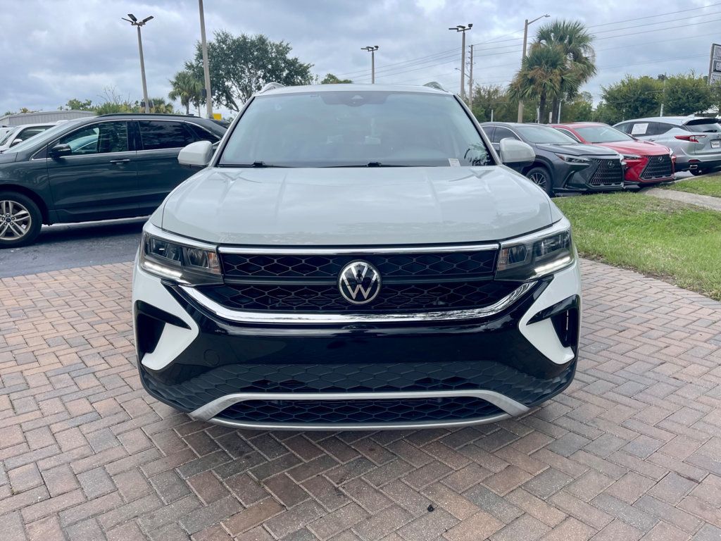 2022 Volkswagen Taos SE photo 8