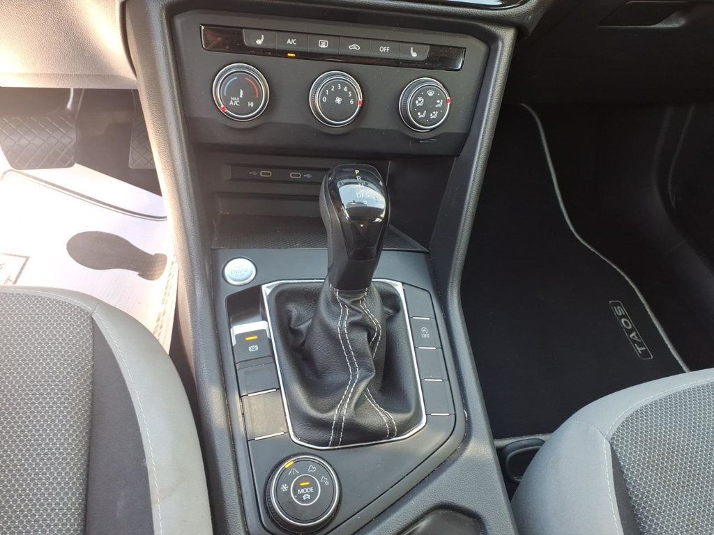 Volkswagen Taos photo 11