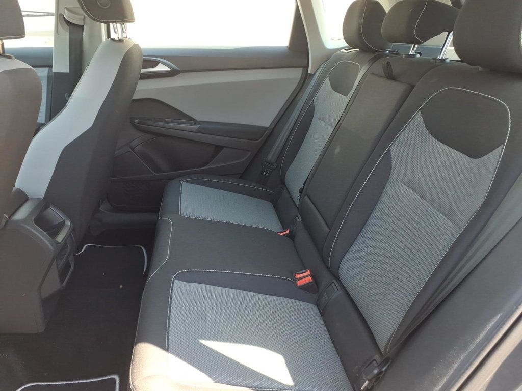 Volkswagen Taos photo 14