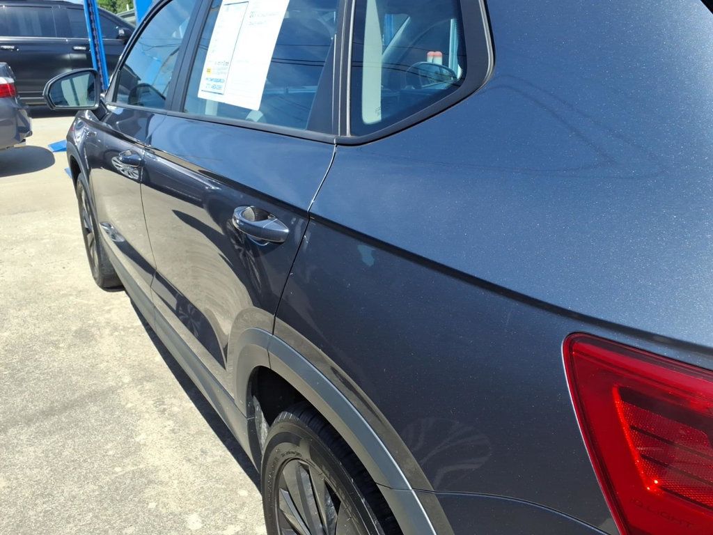 Volkswagen Taos photo 16
