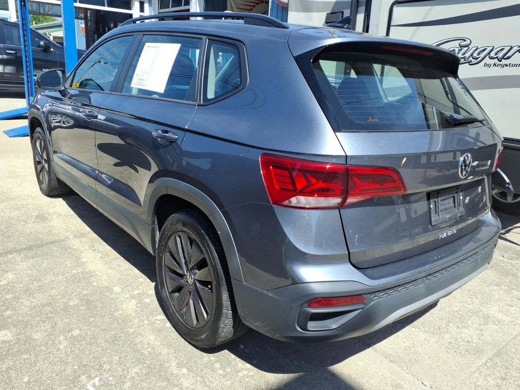 Volkswagen Taos photo 3