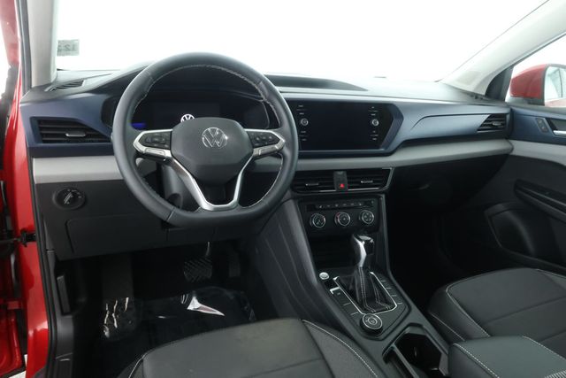 2022 Volkswagen Taos SE 4MOTION with Panoramic Sunroof & 18'' Black Alloy Wheels - 22931382 - 10