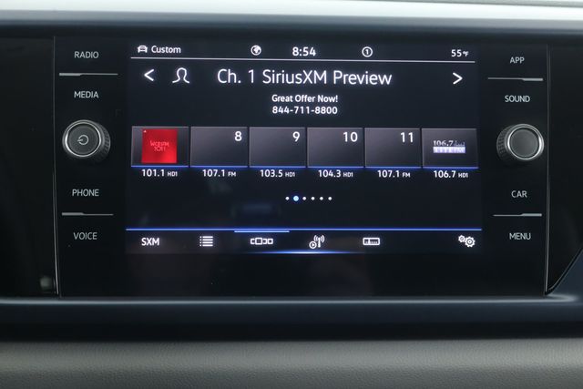 2022 Volkswagen Taos SE 4MOTION with Panoramic Sunroof & 18'' Black Alloy Wheels - 22931382 - 15