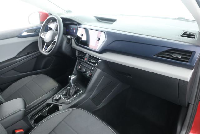 2022 Volkswagen Taos SE 4MOTION with Panoramic Sunroof & 18'' Black Alloy Wheels - 22931382 - 22