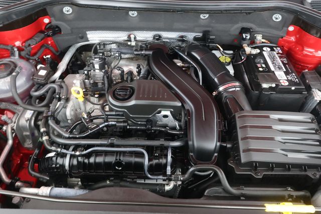 2022 Volkswagen Taos SE 4MOTION with Panoramic Sunroof & 18'' Black Alloy Wheels - 22931382 - 23