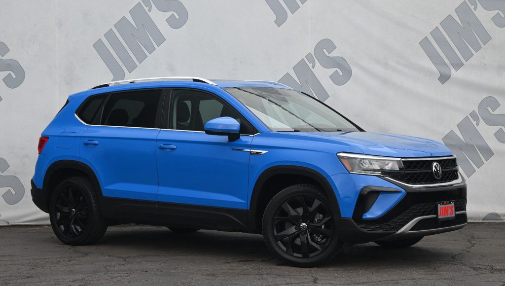 2022 Volkswagen Taos SE photo 2