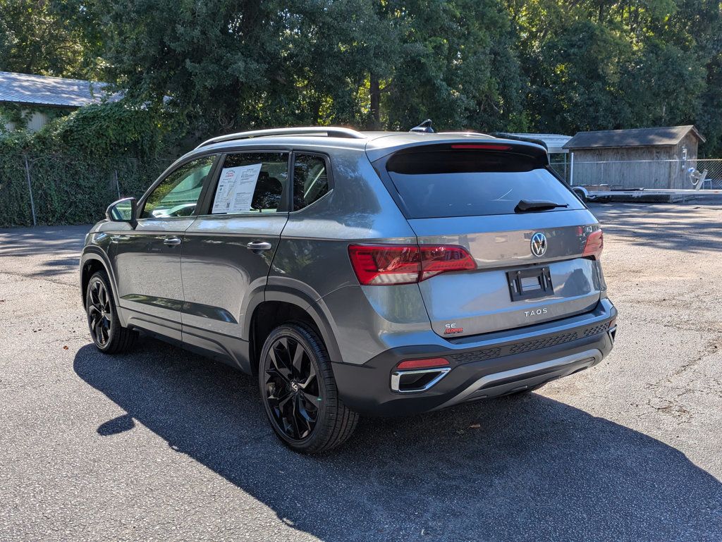 2022 Volkswagen Taos SE photo 4