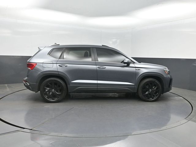 2022 Volkswagen Taos SE FWD - 23008589 - 32
