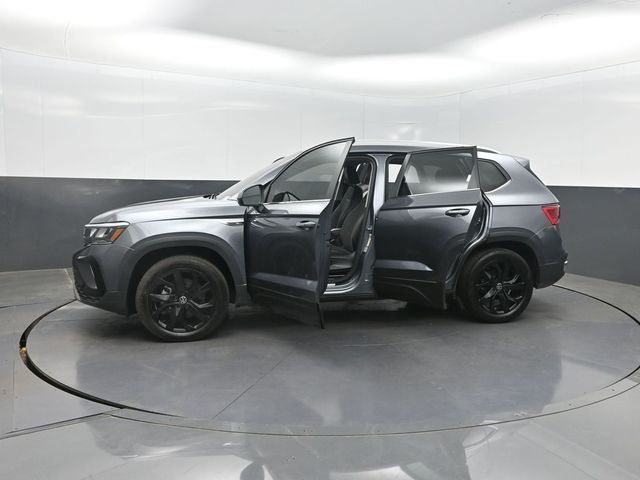 2022 Volkswagen Taos SE FWD - 23008589 - 38