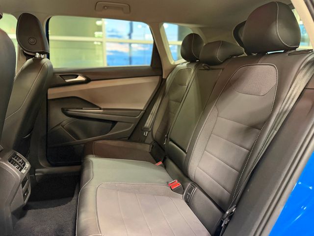 2022 Volkswagen Taos SE FWD - 22939282 - 17