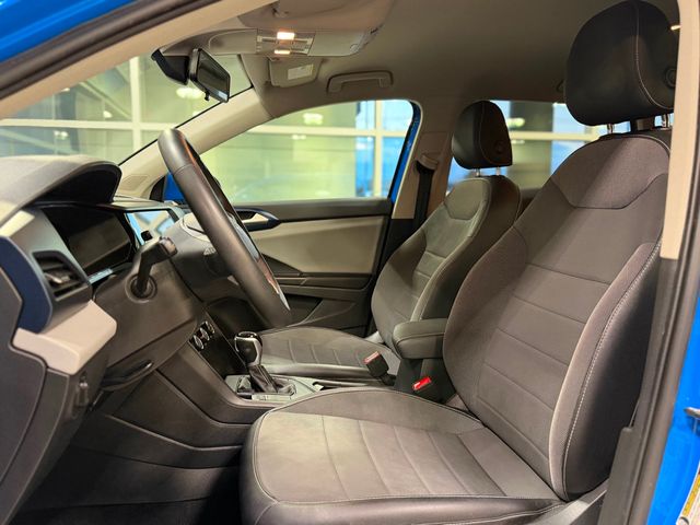 2022 Volkswagen Taos SE FWD - 22939282 - 18