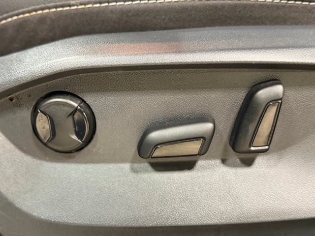 2022 Volkswagen Taos SE FWD - 22939282 - 19