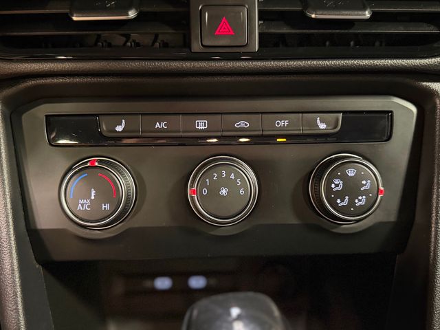 2022 Volkswagen Taos SE FWD - 22939282 - 28