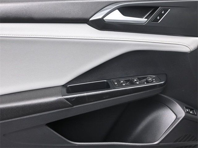 2022 Volkswagen Taos SEL FWD - 22960815 - 9