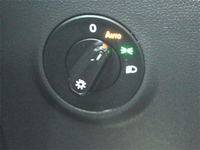 2022 Volkswagen Taos SEL FWD - 22960815 - 28