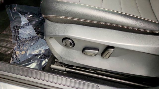 2022 Volkswagen Taos SE w/ 4MOTION All-Wheel Drive & Turbocharged Engine - 22998017 - 10