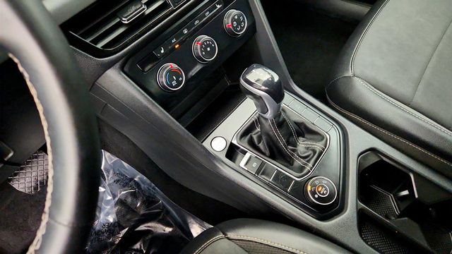 2022 Volkswagen Taos SE w/ 4MOTION All-Wheel Drive & Turbocharged Engine - 22998017 - 14