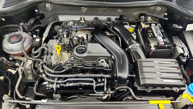 2022 Volkswagen Taos SE w/ 4MOTION All-Wheel Drive & Turbocharged Engine - 22998017 - 24