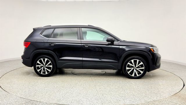 2022 Volkswagen Taos SE w/ 4MOTION All-Wheel Drive & Turbocharged Engine - 22998017 - 3