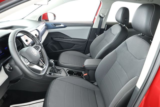 2022 Volkswagen Taos SE with Panoramic Sunroof & IQ.DRIVE SE Package - 22932633 - 17