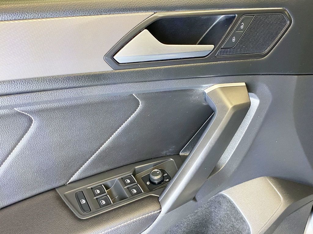 2022 Volkswagen Tiguan SE photo 17