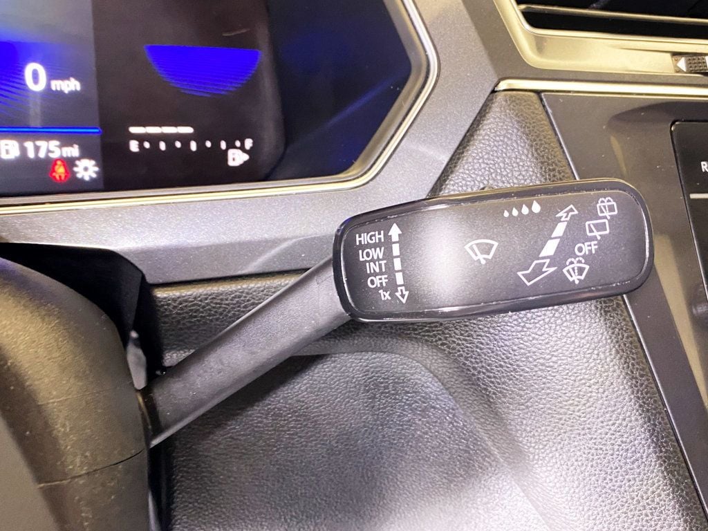 2022 Volkswagen Tiguan SE photo 25